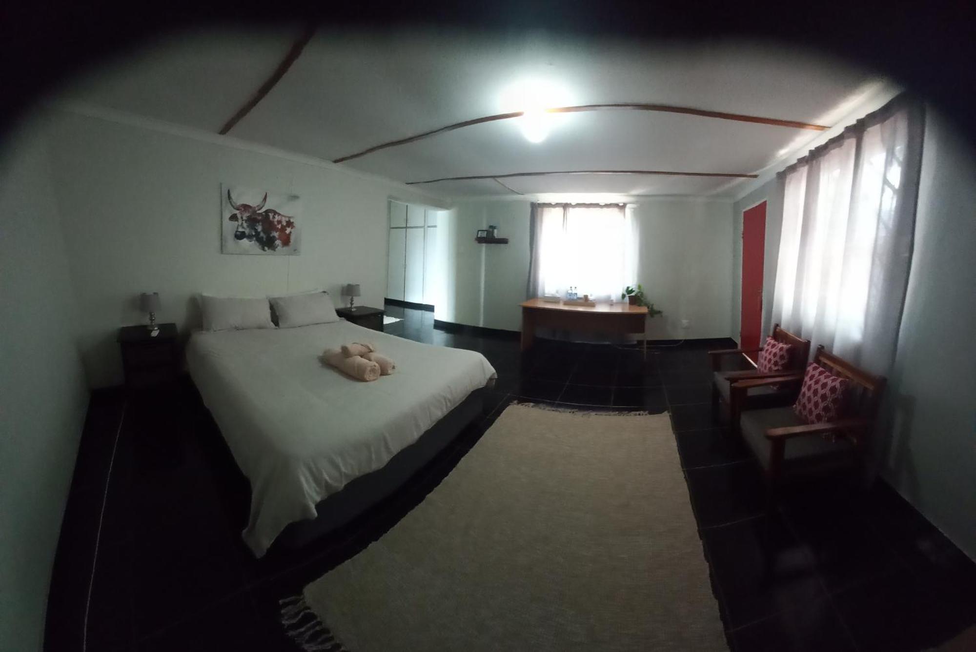 Urban Farm Haus Guesthouse Рунду Номер фото